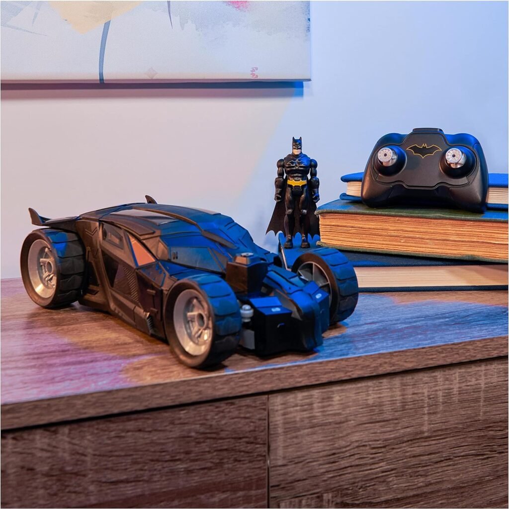 Batmobile RC avec Figurine Batman